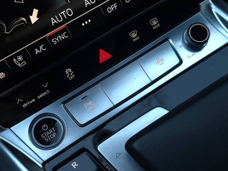 2024 Audi Q8 e-tron quattro Premium Plus