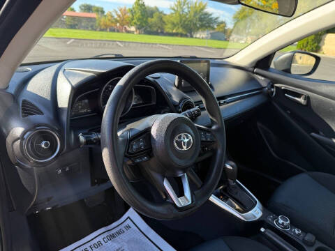 2020 Toyota Yaris Hatchback LE