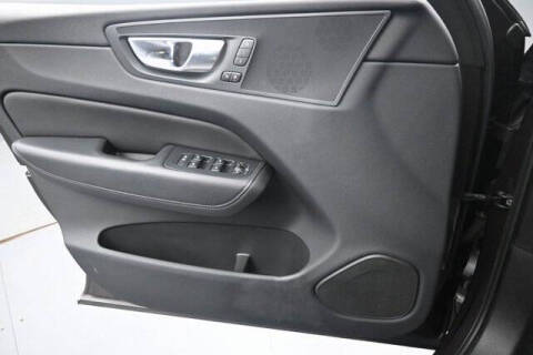 2023 Volvo XC60 B5 Plus Dark Theme