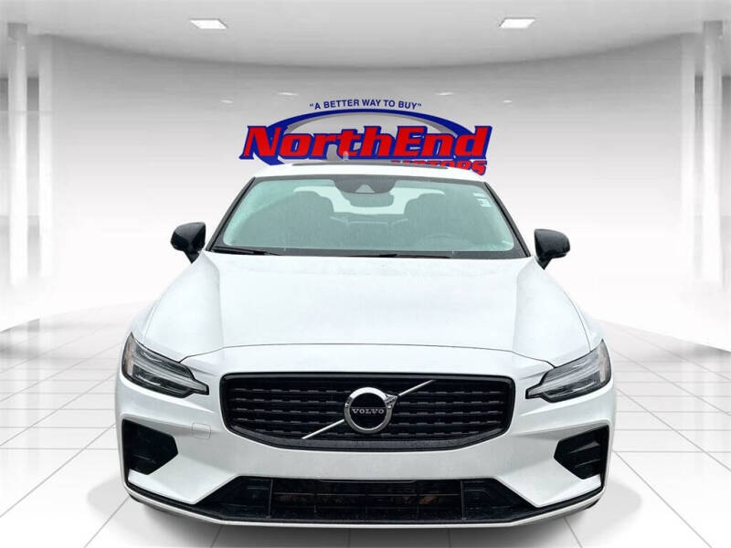 2022 Volvo S60 B5 Momentum