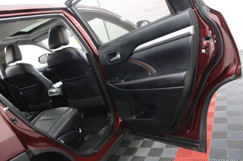 2017 Toyota Highlander SE