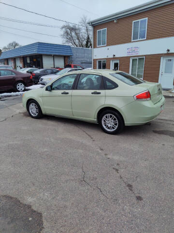 2010 Ford Focus for sale at Reliable Motors in Seekonk MA