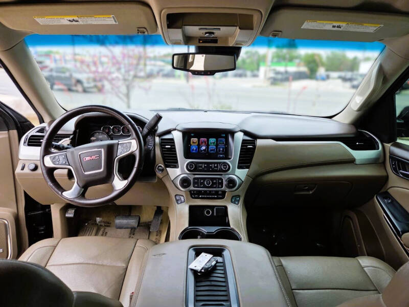 2017 GMC Yukon SLT