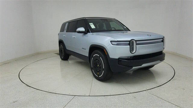 2025 Rivian R1S