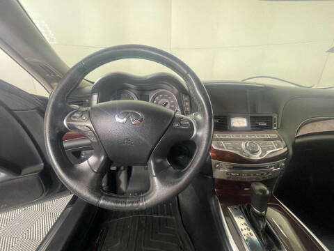 2017 Infiniti Q70L 3.7