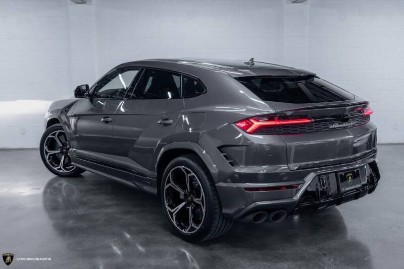 2025 Lamborghini Urus SE
