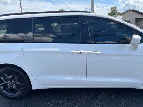2020 Chrysler Pacifica Touring L