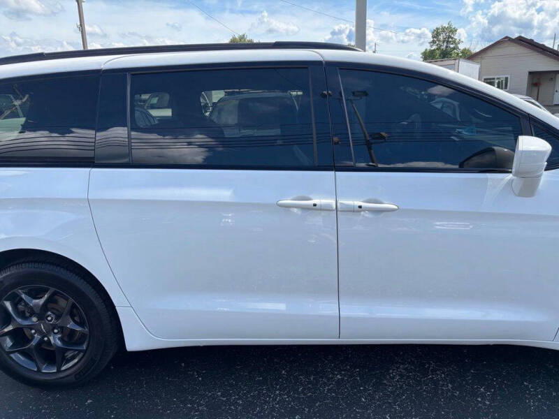 2020 Chrysler Pacifica Touring L
