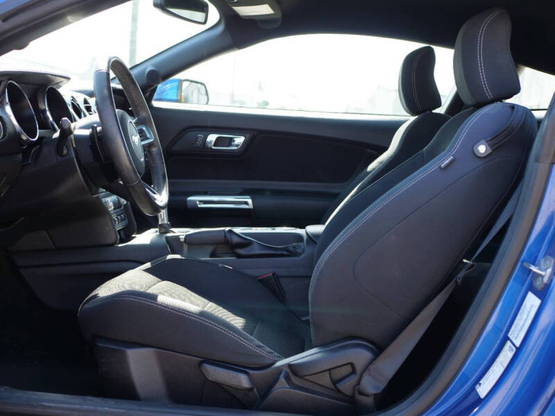 2017 Ford Mustang V6