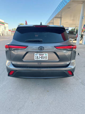 2022 Toyota Highlander L