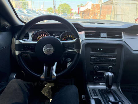 2014 Ford Mustang V6