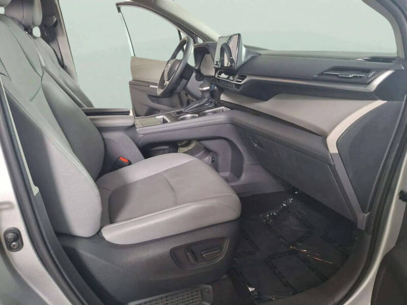 2022 Toyota Sienna XLE 7-Passenger