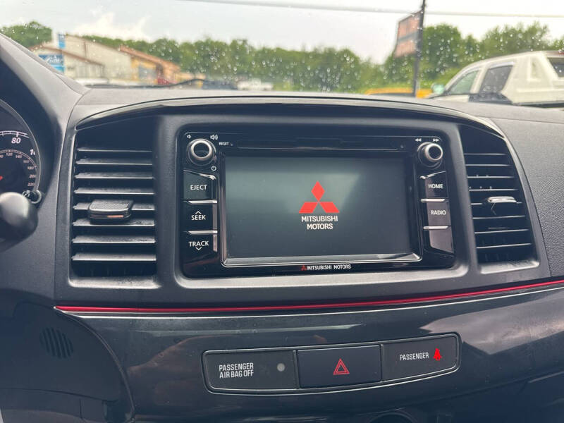 2017 Mitsubishi Lancer LE