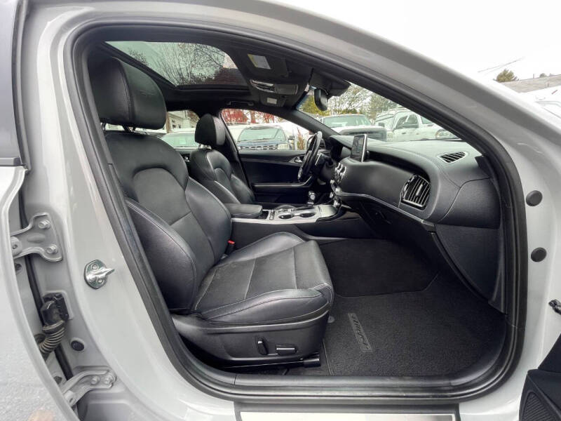 2019 Kia Stinger GT1