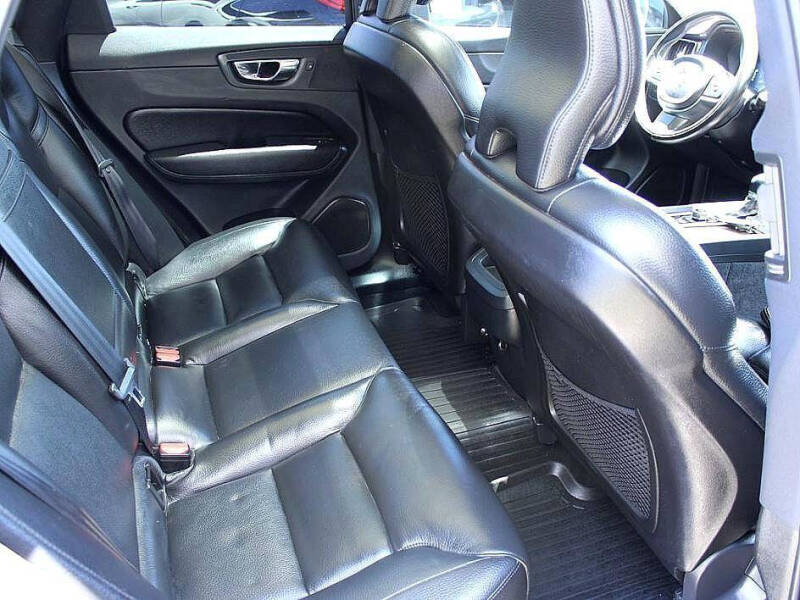 2019 Volvo XC60 T6 Momentum