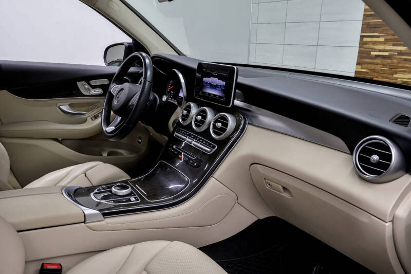 2019 Mercedes-Benz GLC GLC 300