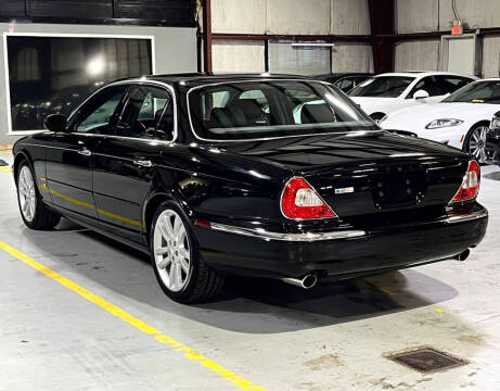 2004 Jaguar XJR