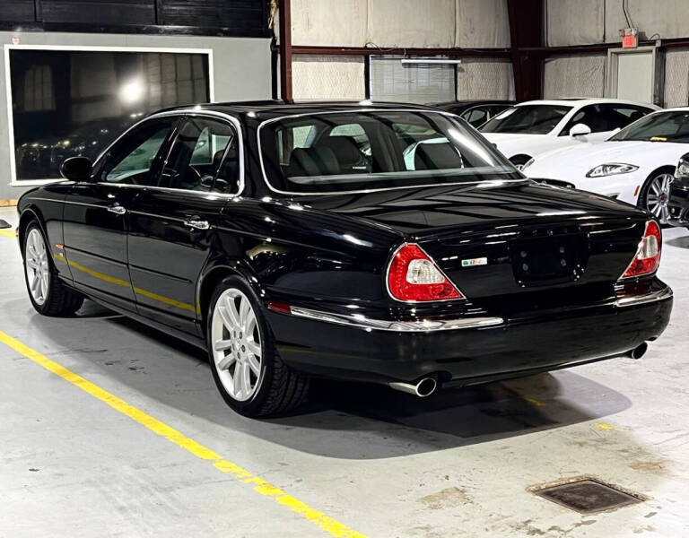 2004 Jaguar XJR