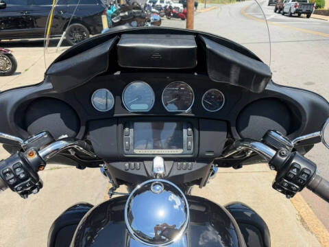 2014 Harley-Davidson Triglide FLHTCUTG