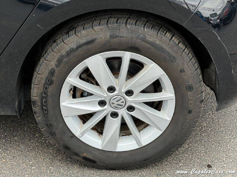 2016 Volkswagen Golf TSI S