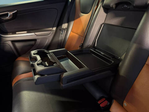 2017 Volvo V60 Cross Country T5 Premier