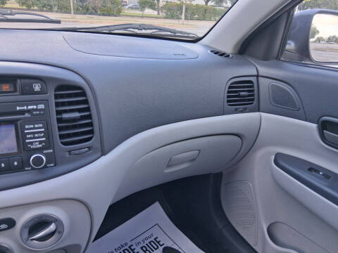 2010 Hyundai Accent GLS