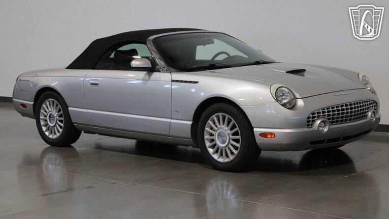 2004 Ford Thunderbird Deluxe