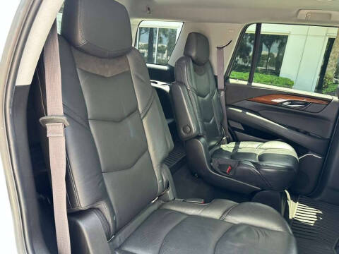2017 Cadillac Escalade Standard