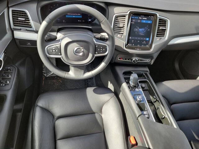 2023 Volvo XC90 B5 Core