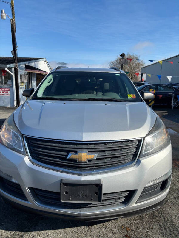 2017 Chevrolet Traverse LS photo 8