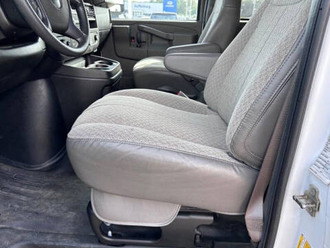 2022 Chevrolet Express LS 3500