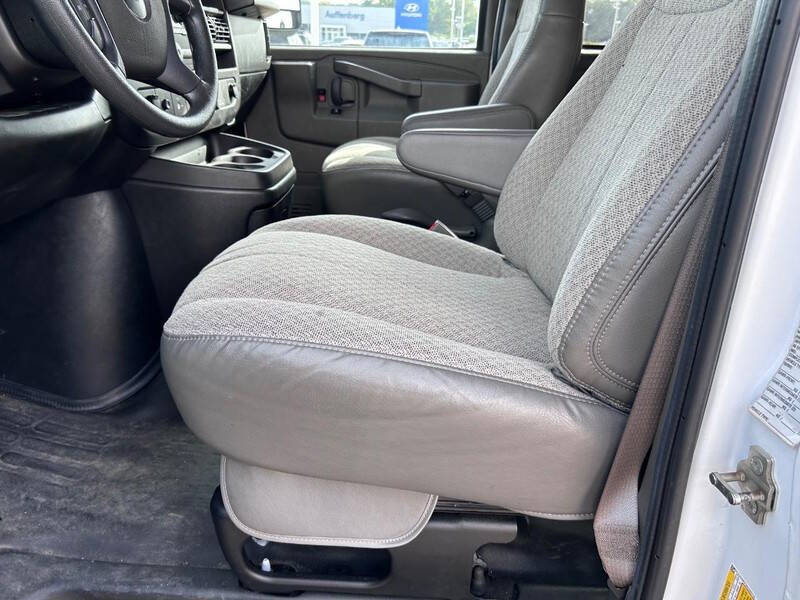 2022 Chevrolet Express LS 3500