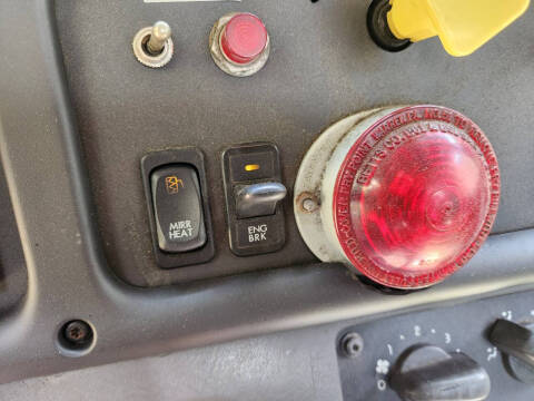 2006 Freightliner M2 106