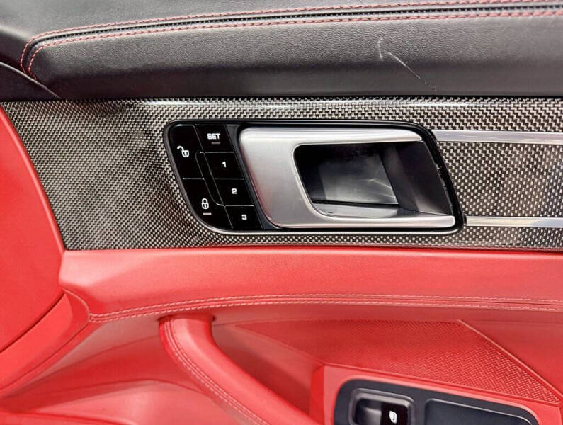 2018 Porsche Panamera 4