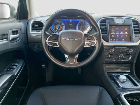 2022 Chrysler 300 Touring