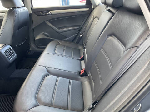 2014 Volkswagen Passat 2.5L SE PZEV