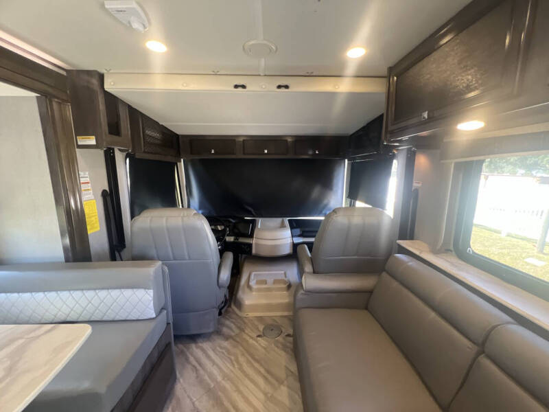 2020 Holiday Rambler Invicta