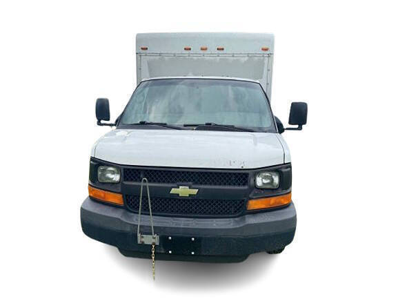 2014 Chevrolet Express Cutaway Base's photo