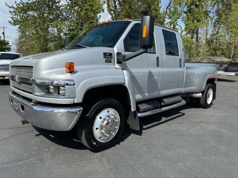 2004 Chevrolet Kodiak C4500 for sale at LULAY'S CAR CONNECTION in Salem OR
