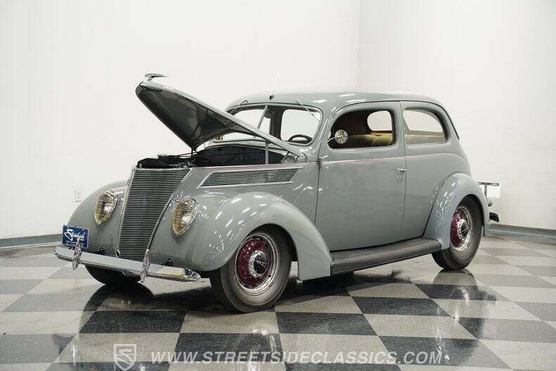 1937 Ford Tudor