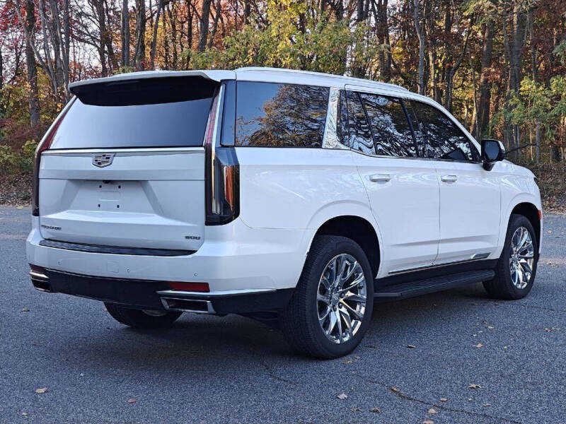 2022 Cadillac Escalade Luxury