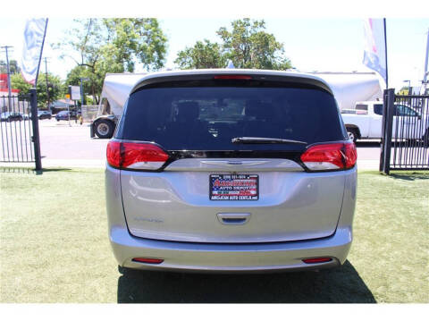 2020 Chrysler Voyager LXi