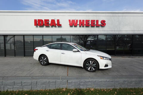 2022 Nissan Altima for sale at Ideal Wheels in Sioux City IA