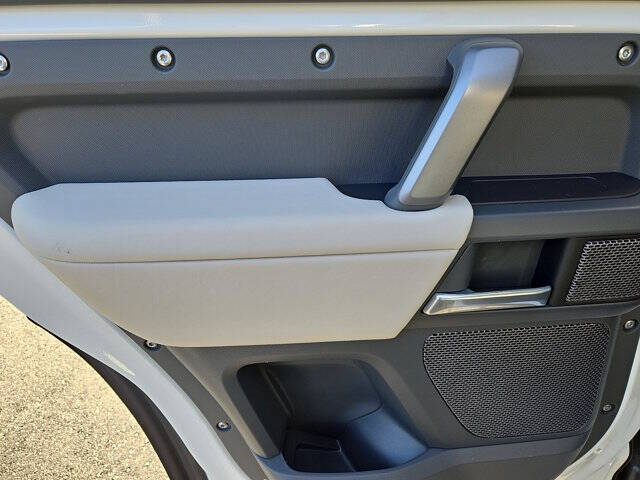 2024 Land Rover Defender 110 P400 X-Dynamic SE