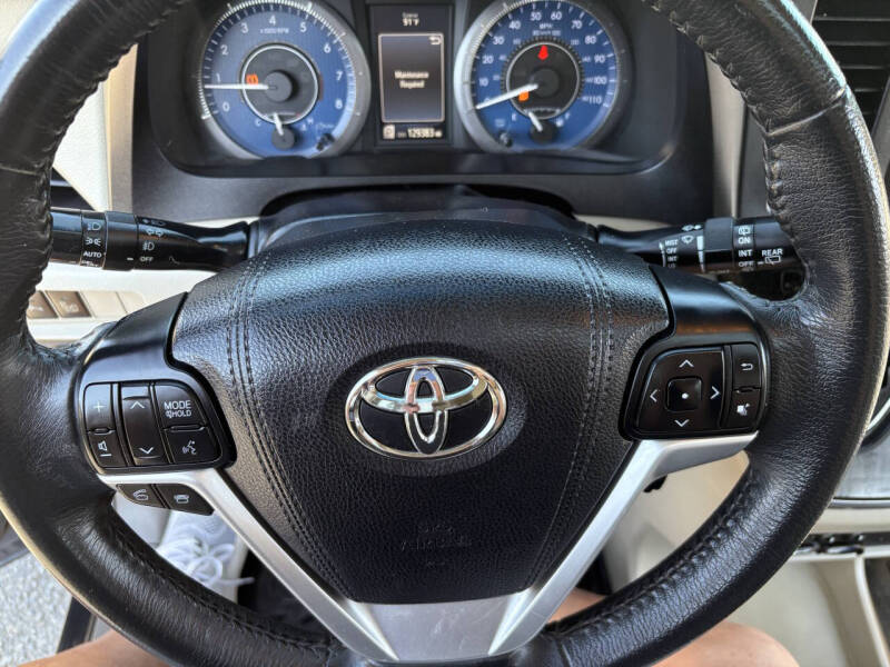 2017 Toyota Sienna XLE Premium 7-Passenger