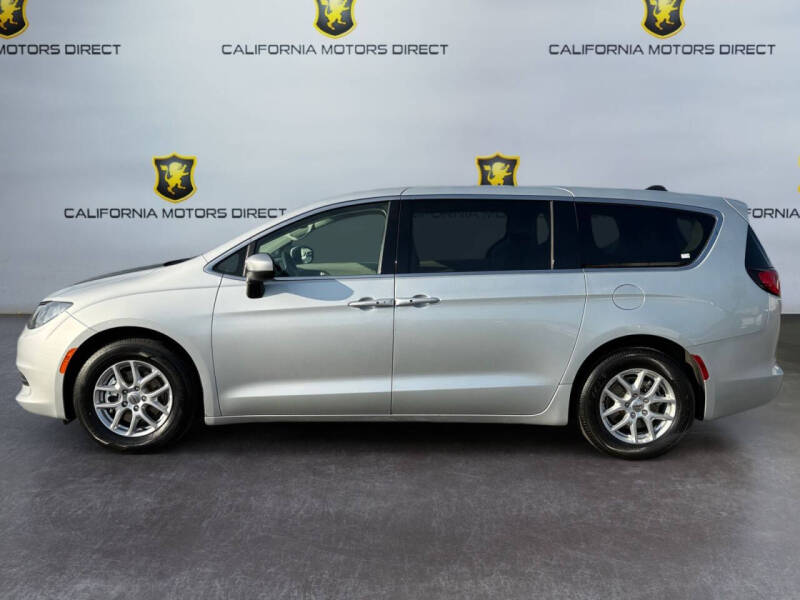 2023 Chrysler Voyager LX