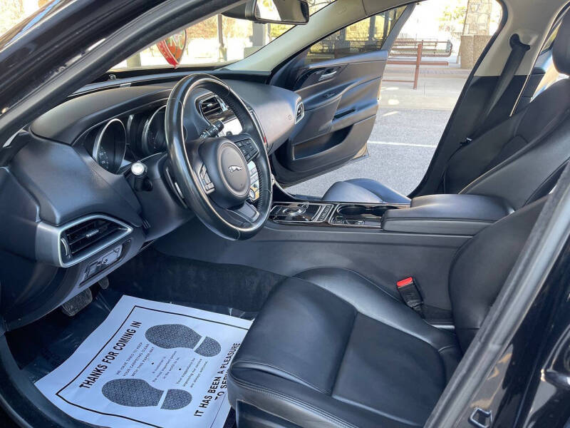 2017 Jaguar XE 35t Premium