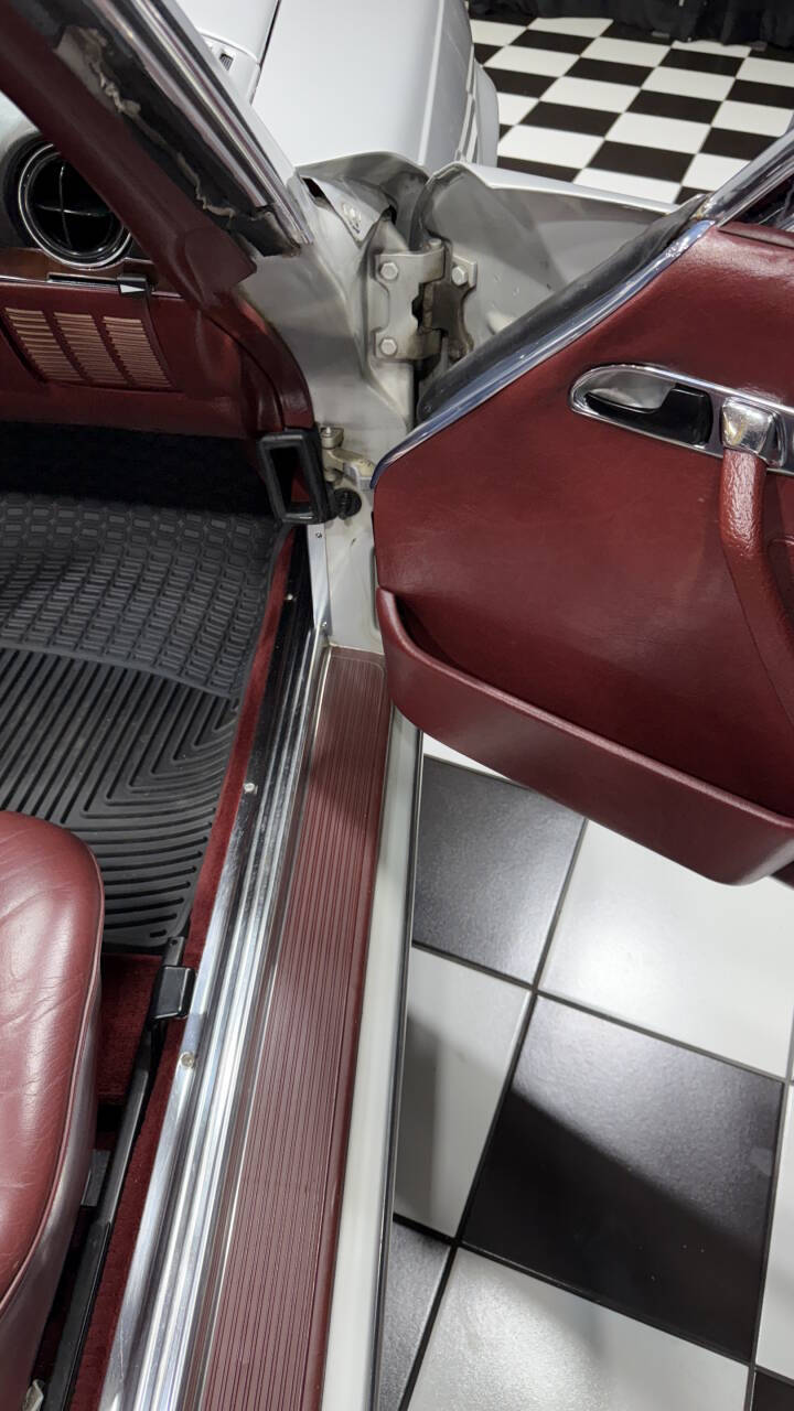 1988 Mercedes-Benz 560-Class 54