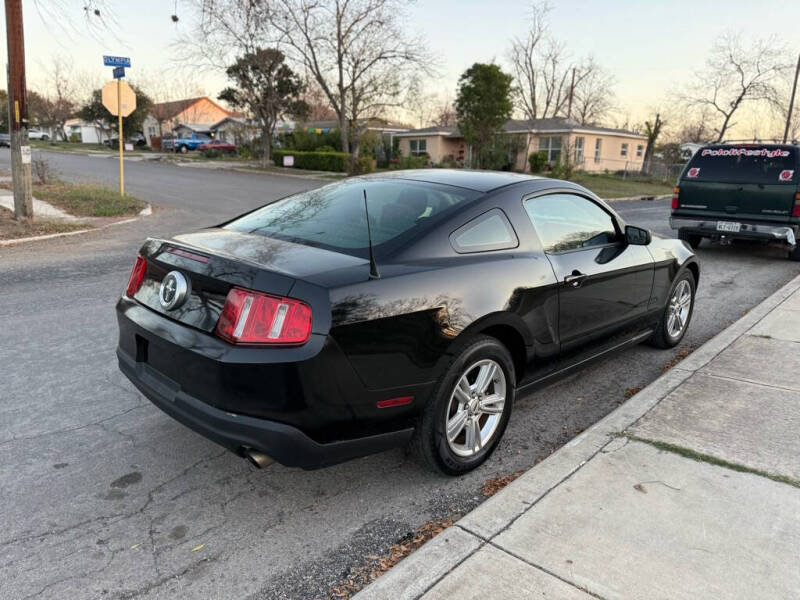 2011 Ford Mustang V6