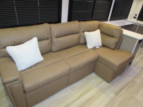 2025 Forest River F320 VIEW